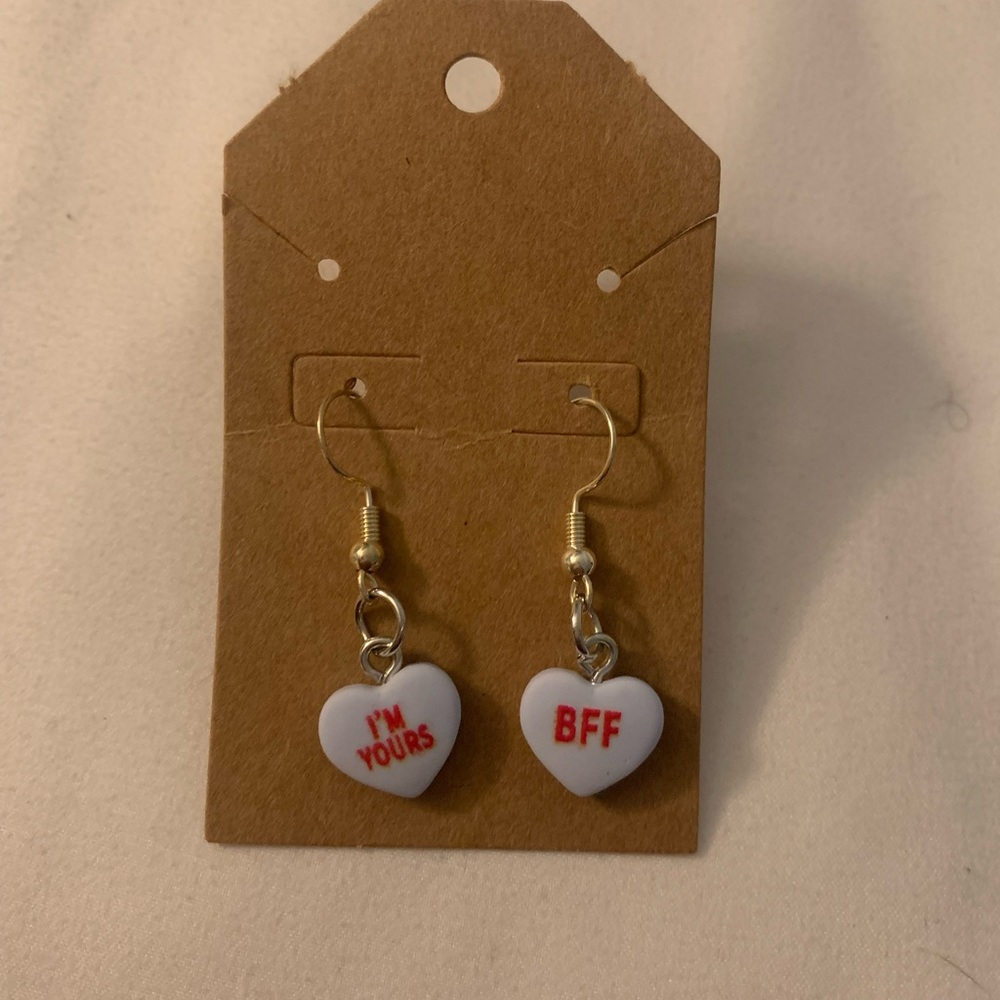 Valentine’s Day earrings - light purple candy hearts 💜